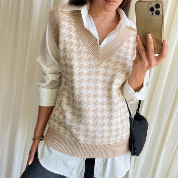 The Essential Houndstooth Sweater Vest - Picture 9 of 9